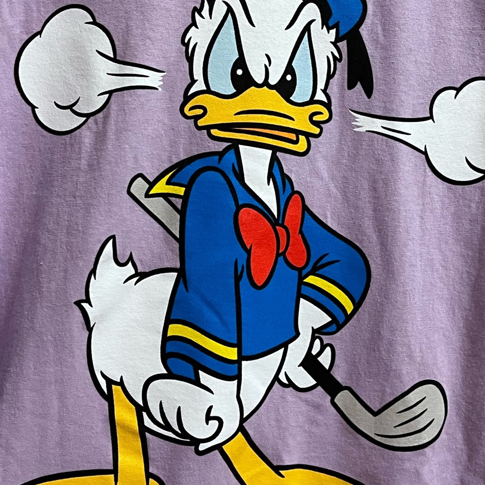 Men’s Donald Duck golfing Graphic Tee size medium brand new